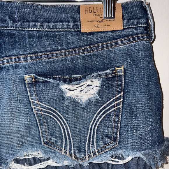 Hollister Y2K Distressed Micro Mini Denim Skirt Ruffle Hem Low Rise Size 5 W27 - Picture 8 of 9